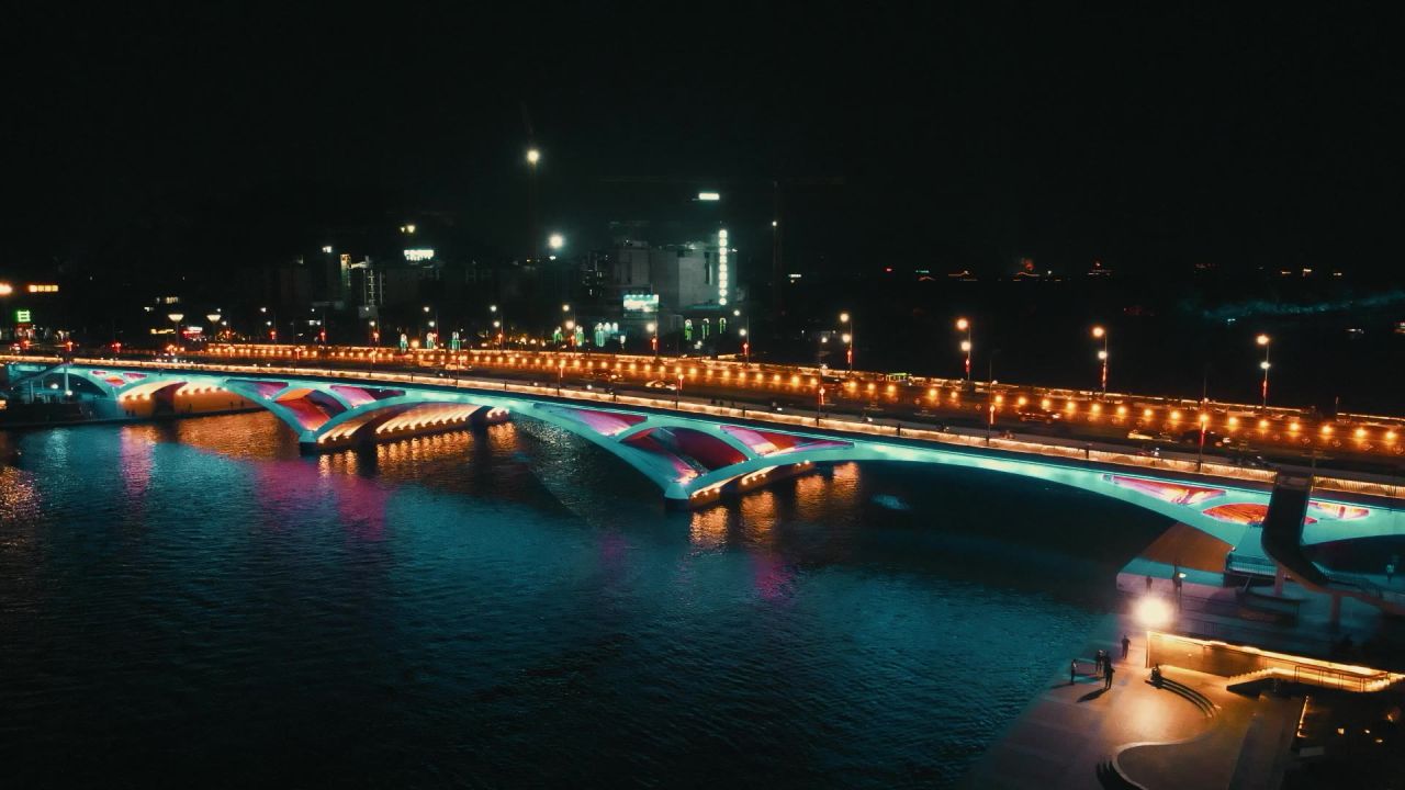 城市航拍广西桂林解放大桥航拍夜景延时
