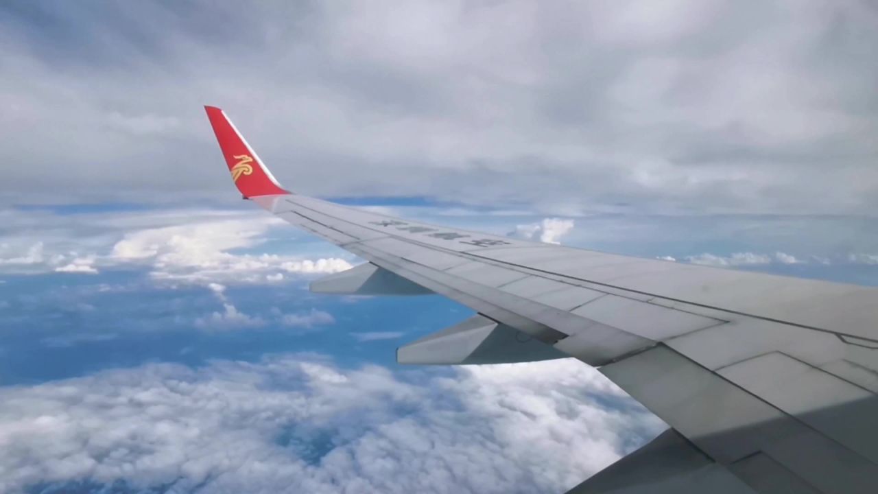 飞机上，空中，云海