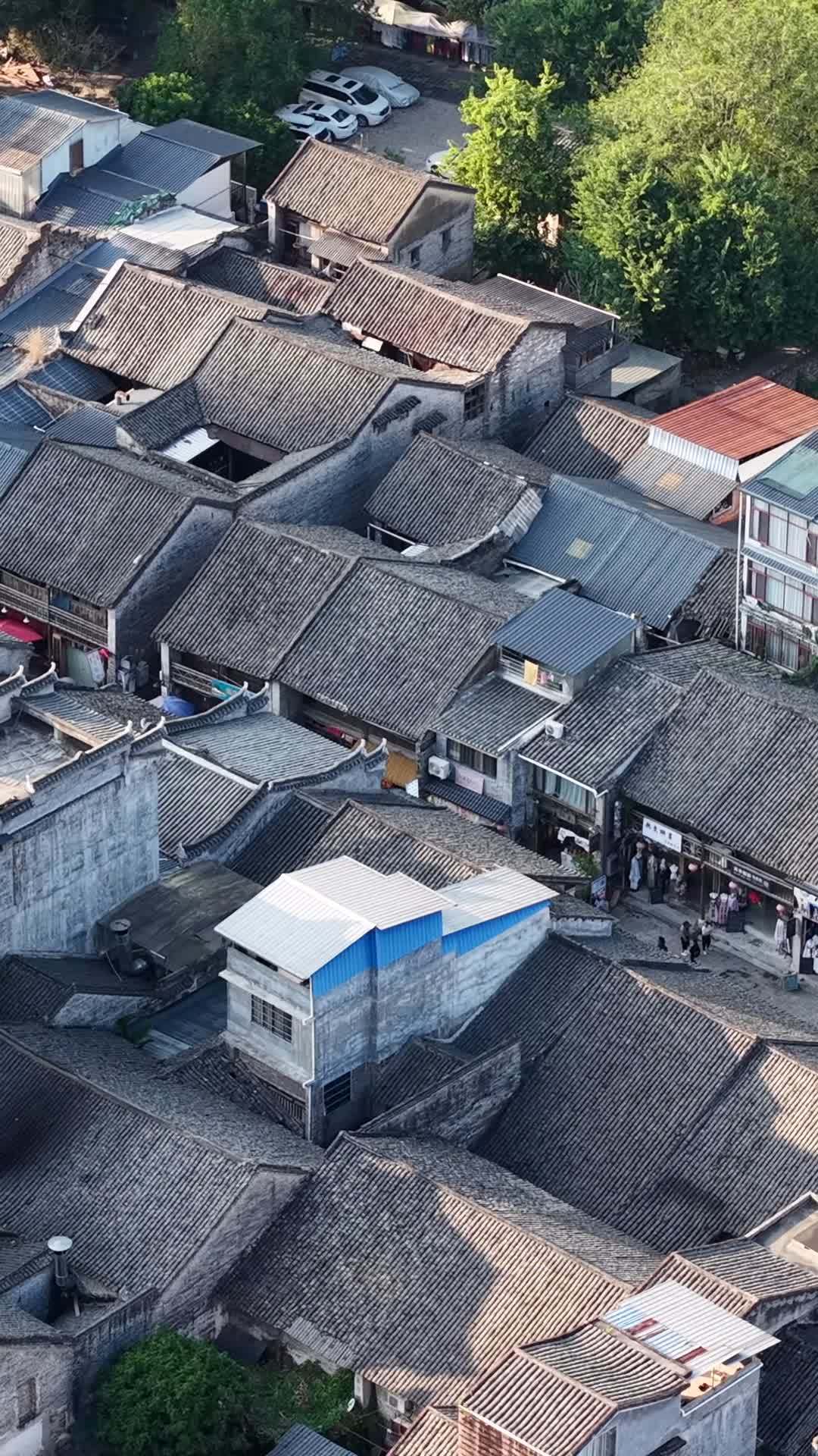 竖版航拍桂林兴坪古镇 (4)