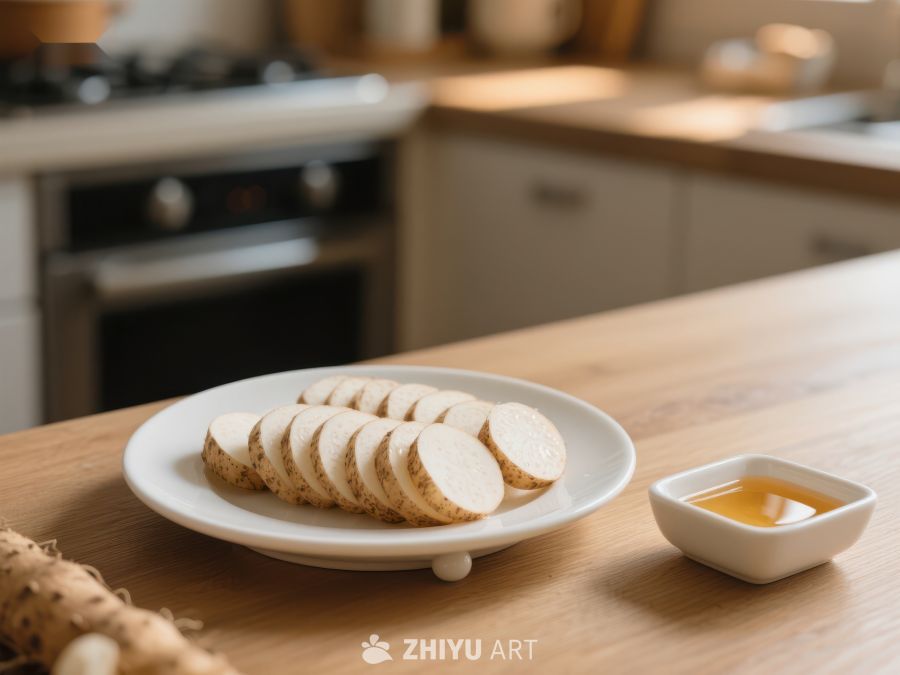 厨房台面上的切片山药与蘸料 81