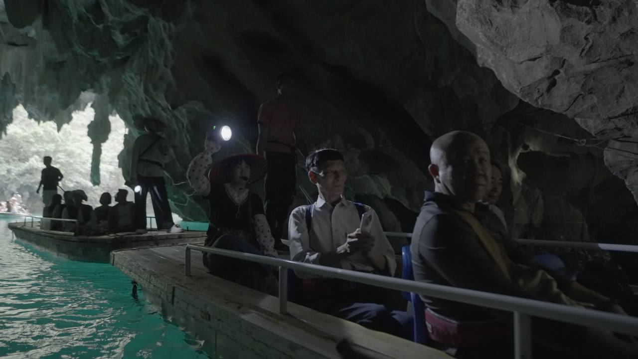 溶洞天窗 12