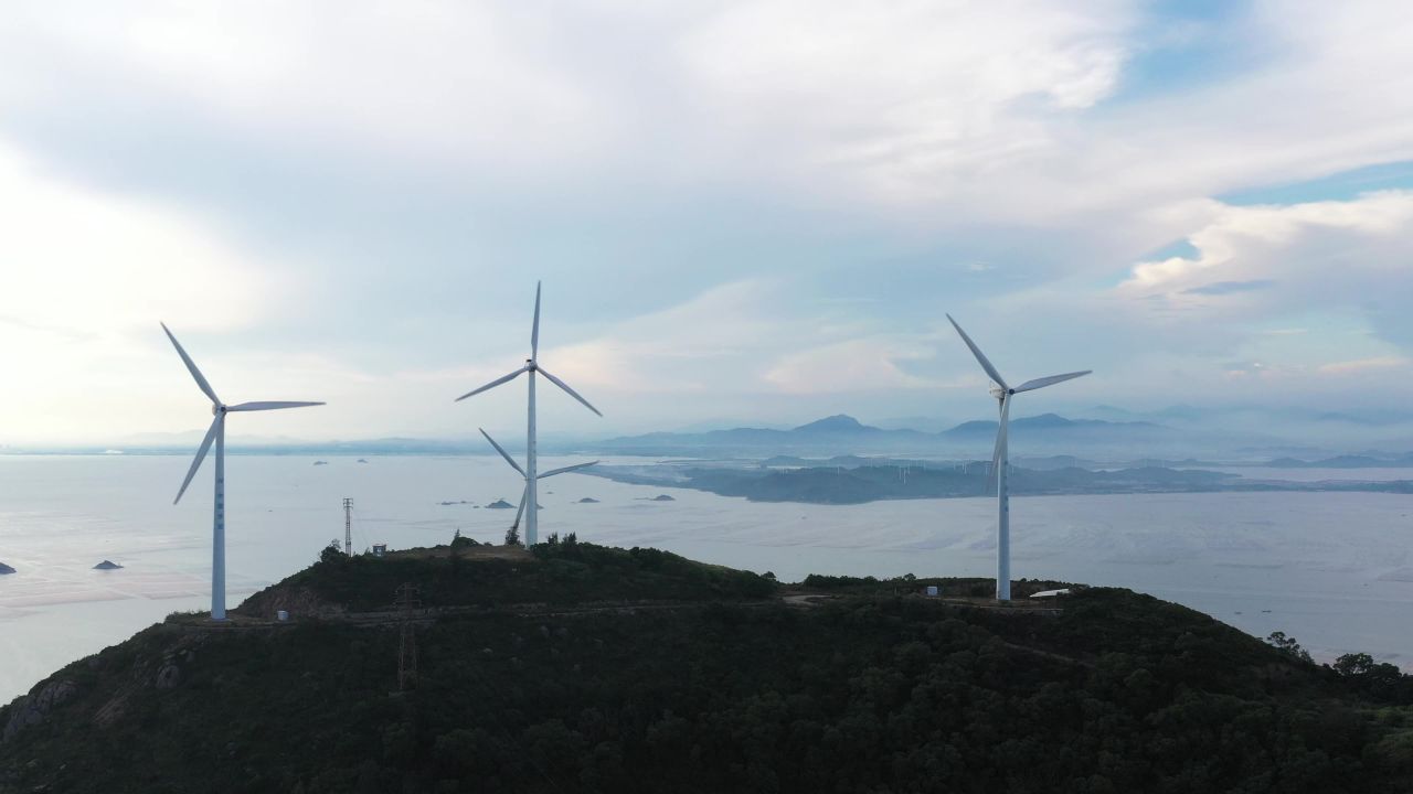 航拍 山 风车 南澳 海