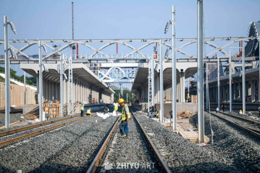 铁路建设者的辛勤身影 7