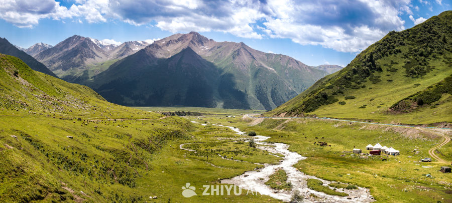 高山峡谷的宁静之美