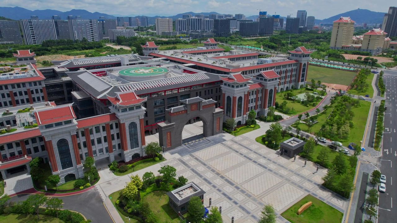航拍四川大学华西厦门医院 3