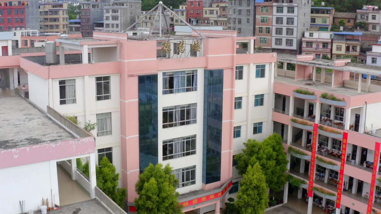 富宁县新华镇中心学校-6