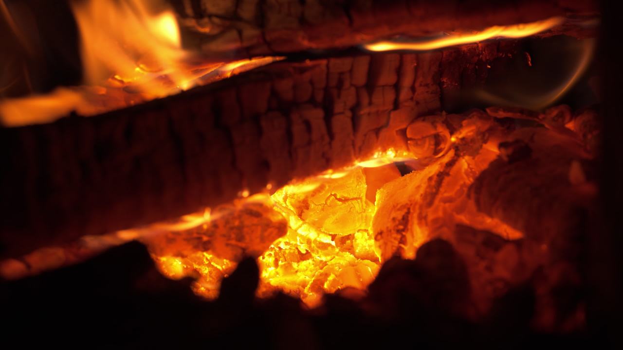 燃烧的木柴炭火 14