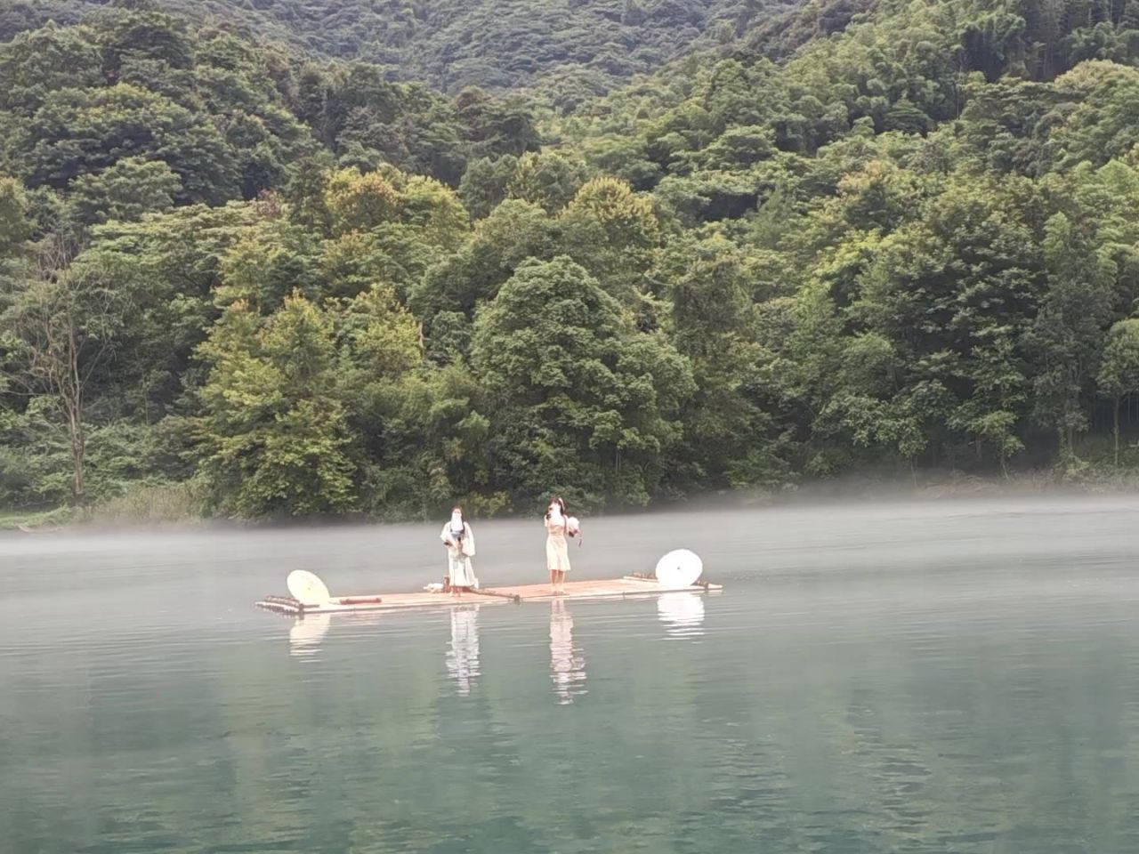 湖面唱歌