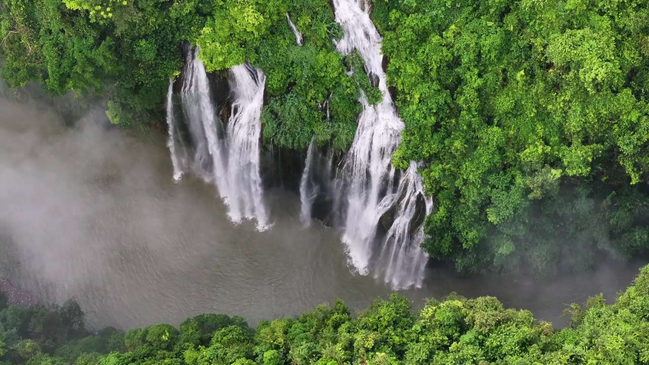 4k航拍山间峡谷瀑布  瀑布水流