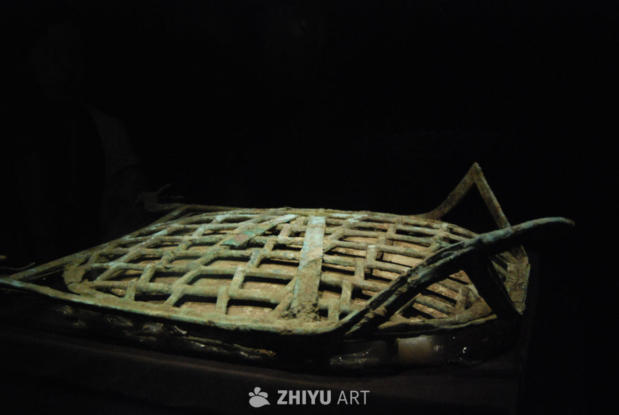 古老的金属网格文物