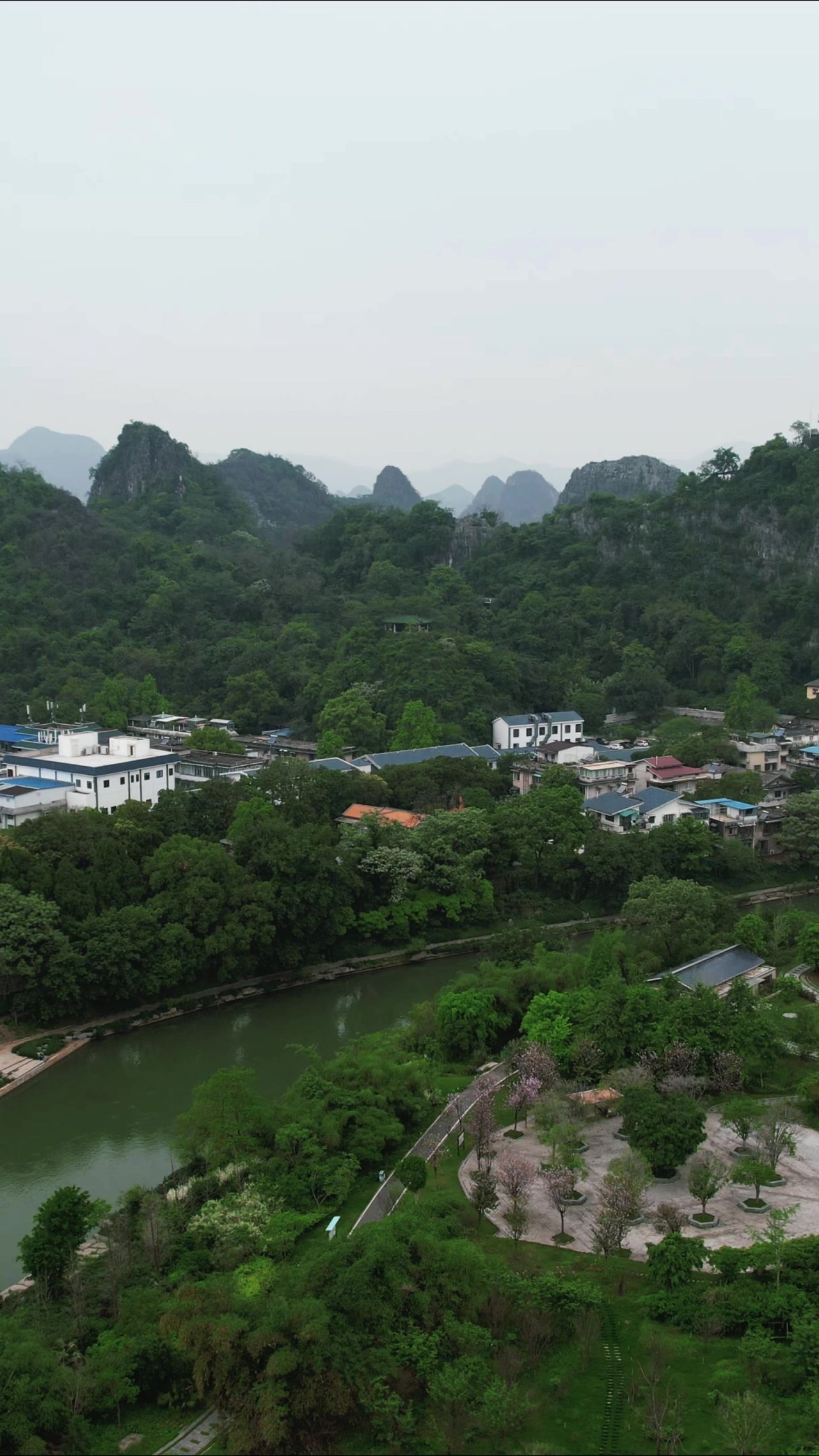 广西桂林城市风光漓江山水航拍竖屏 