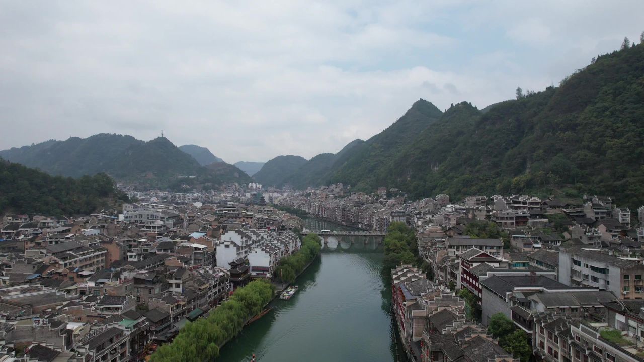 贵州黔东南镇远古镇5A景区航拍  
