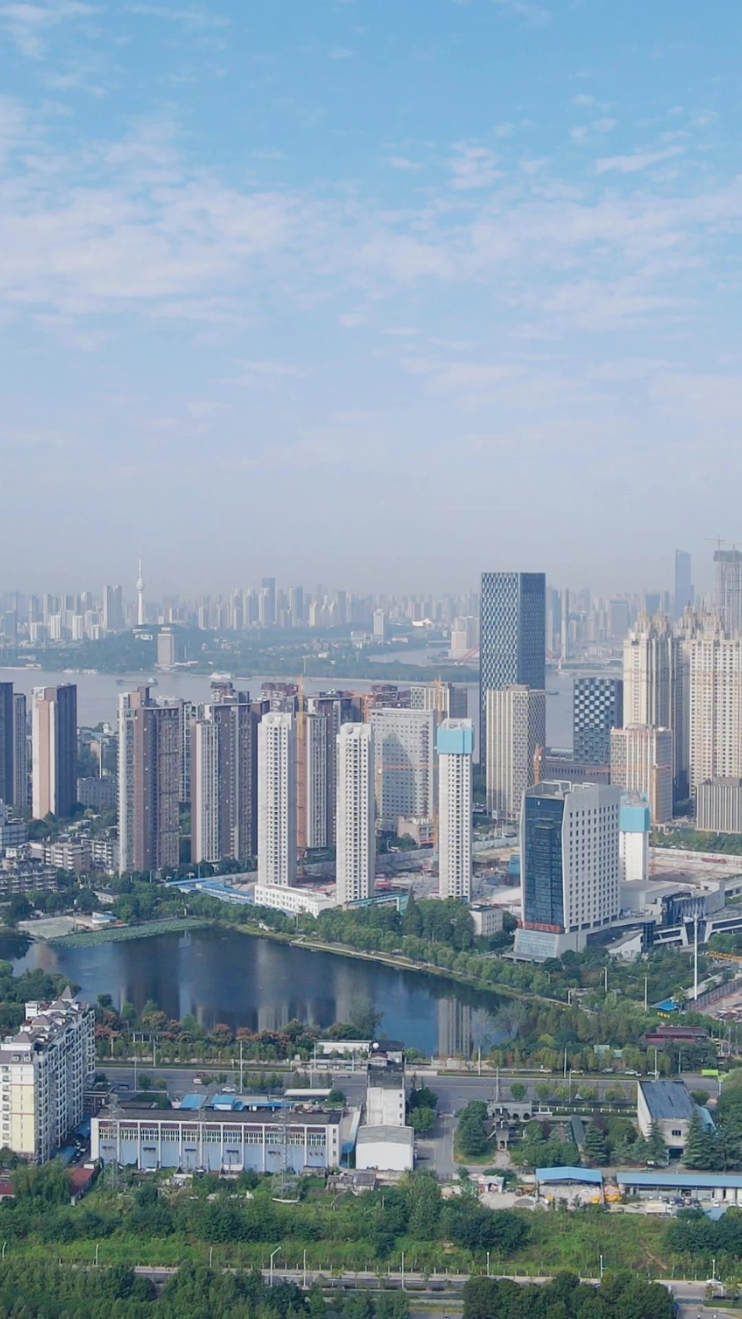  城市航拍武汉沙湖片区高楼建设