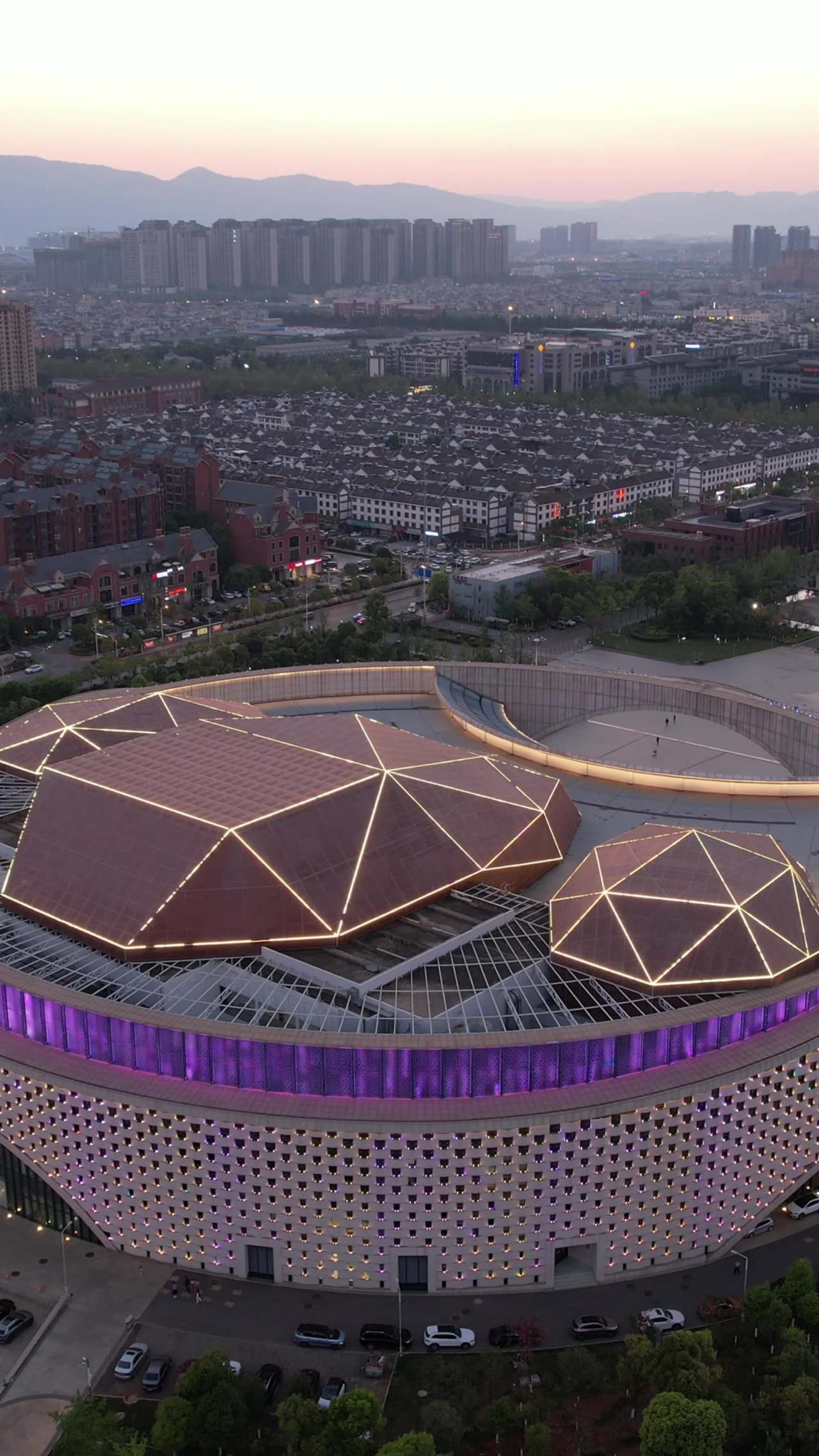 现代都市夜景几何建筑