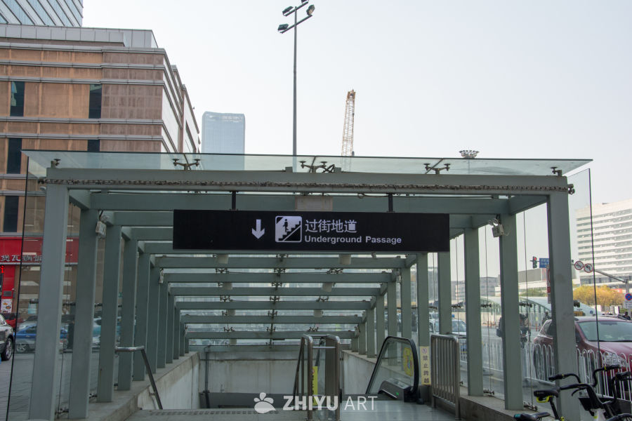 城市街道地下通道