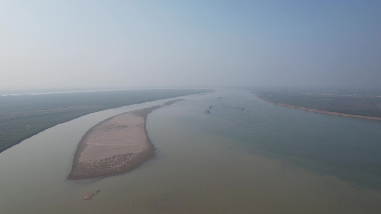 湖南岳阳洞庭湖长江交汇处航拍
