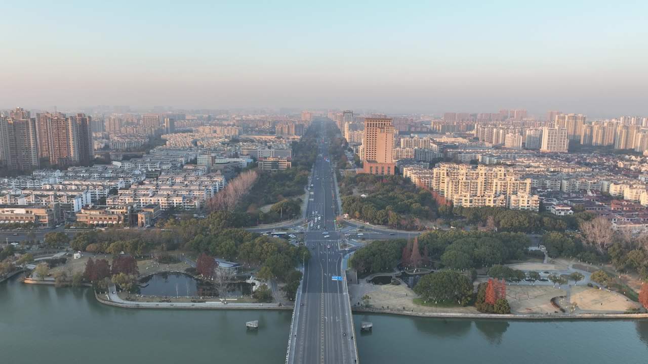 4K航拍昆山城市冬日日落风光建筑大景 1