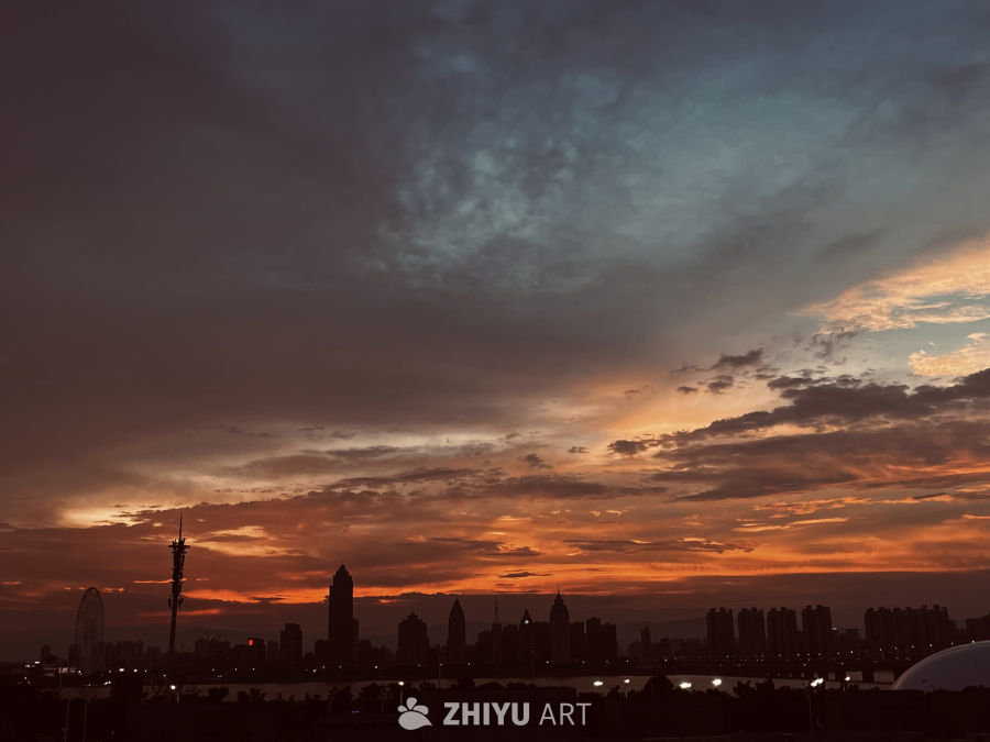 城市日落剪影