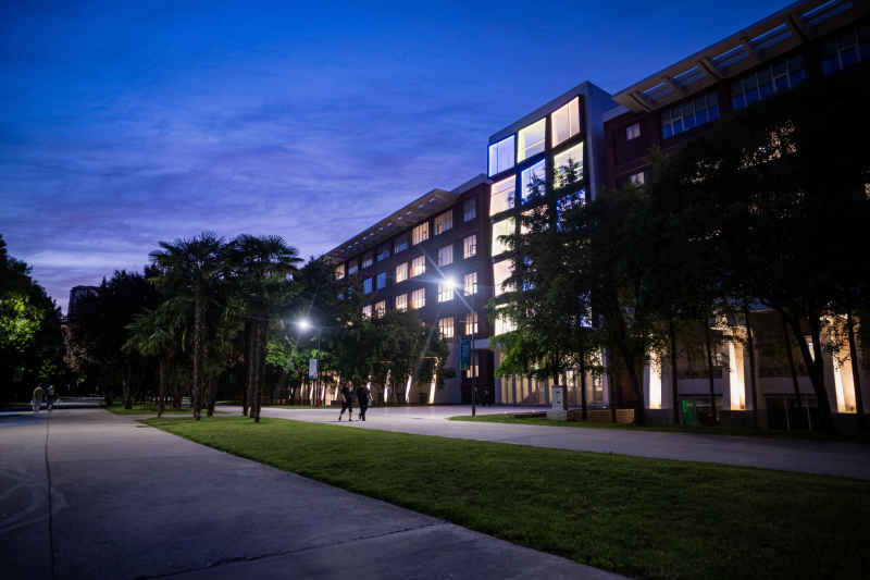 学校