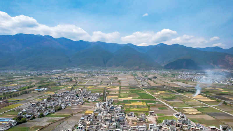 山川丘陵农田农业种植航拍图 