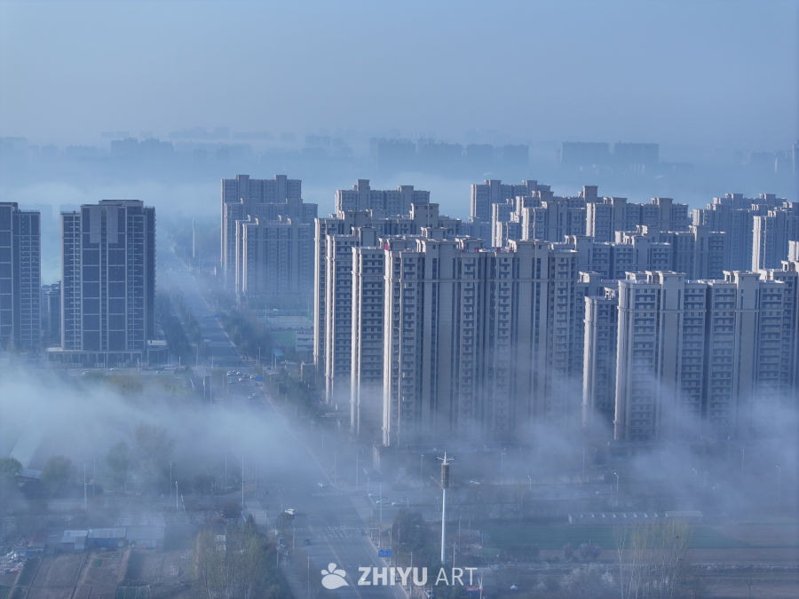 城市雾霾下的高楼