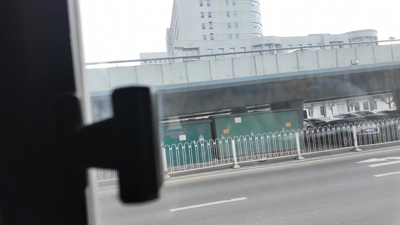 坐公交车 8