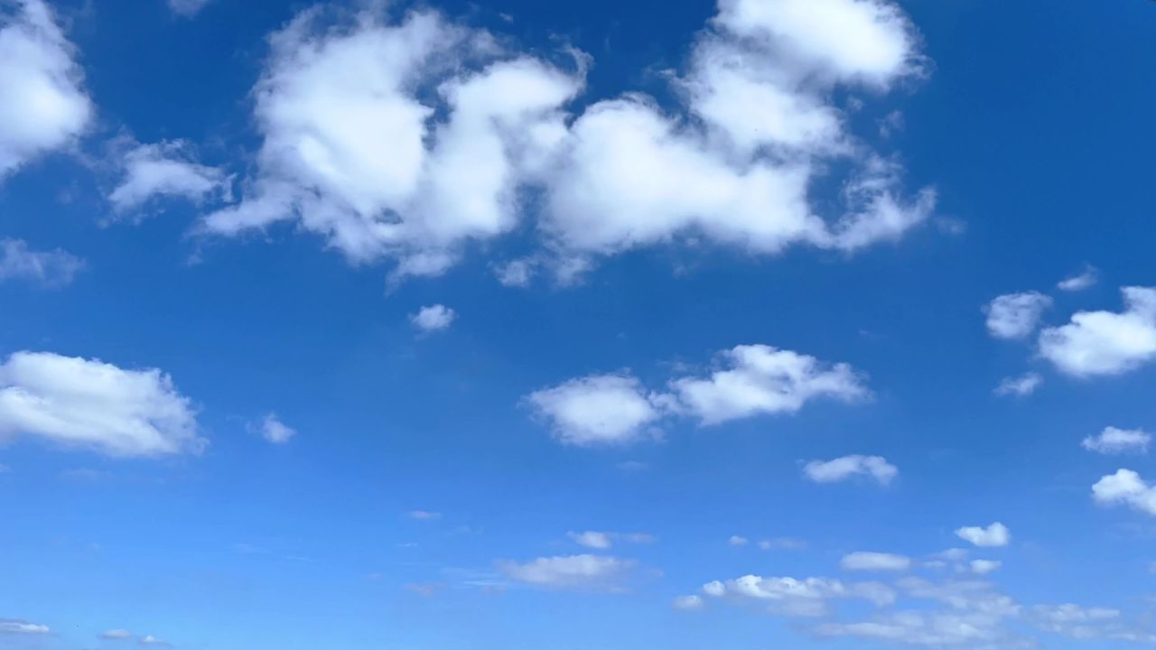 秋天蓝天白云延时
