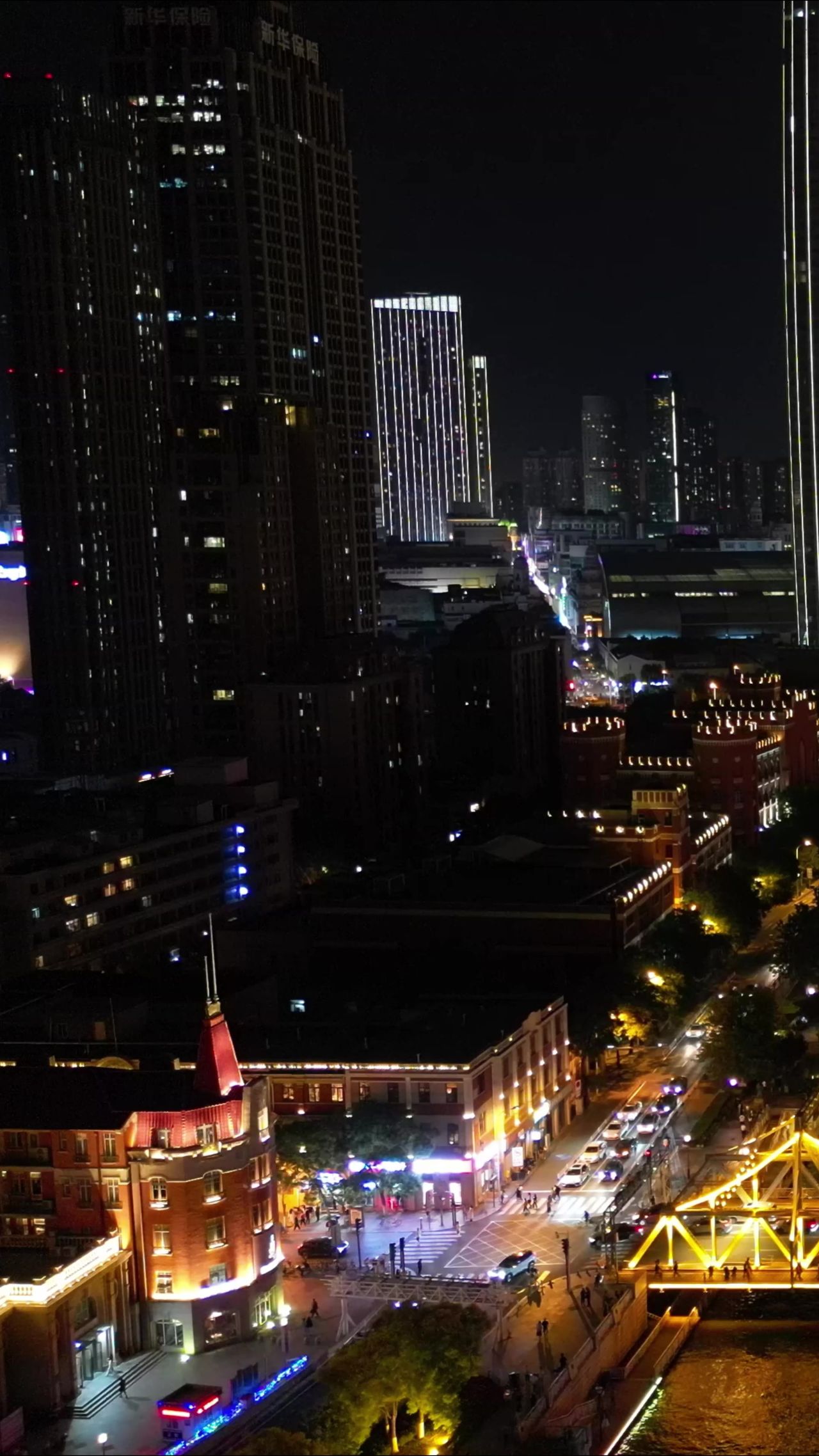 天津海河两岸夜景灯光竖屏航拍 