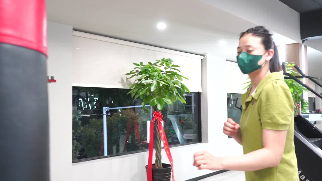 健身房里的拳击练习