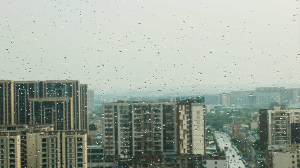 雨中城市