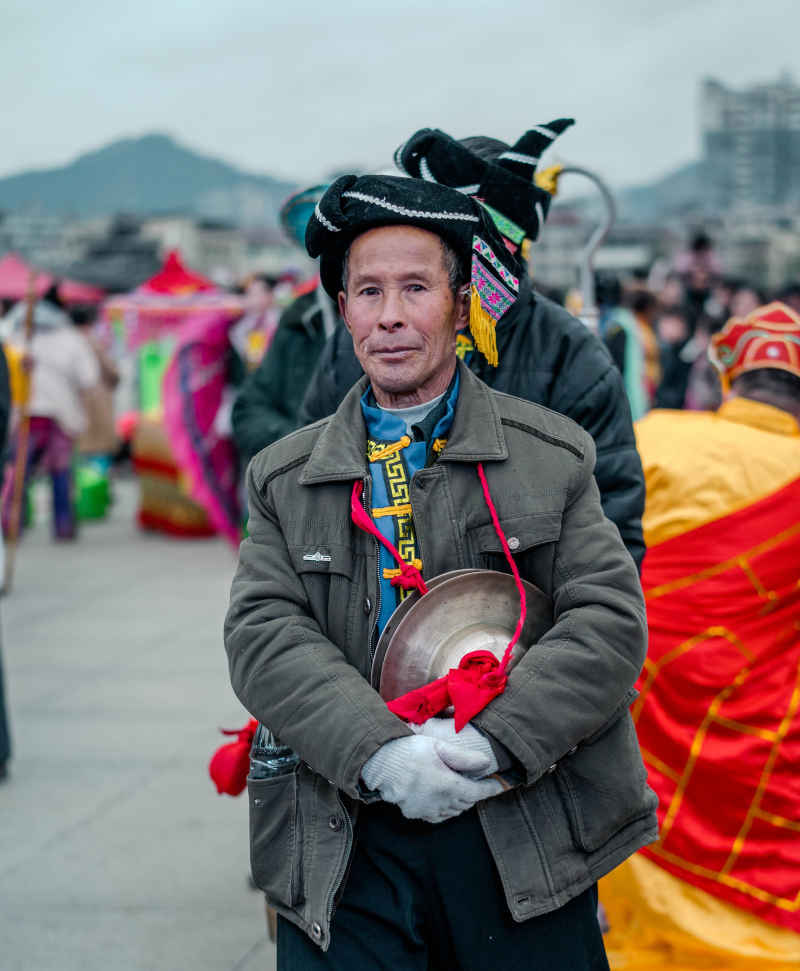 侗族敲锣人