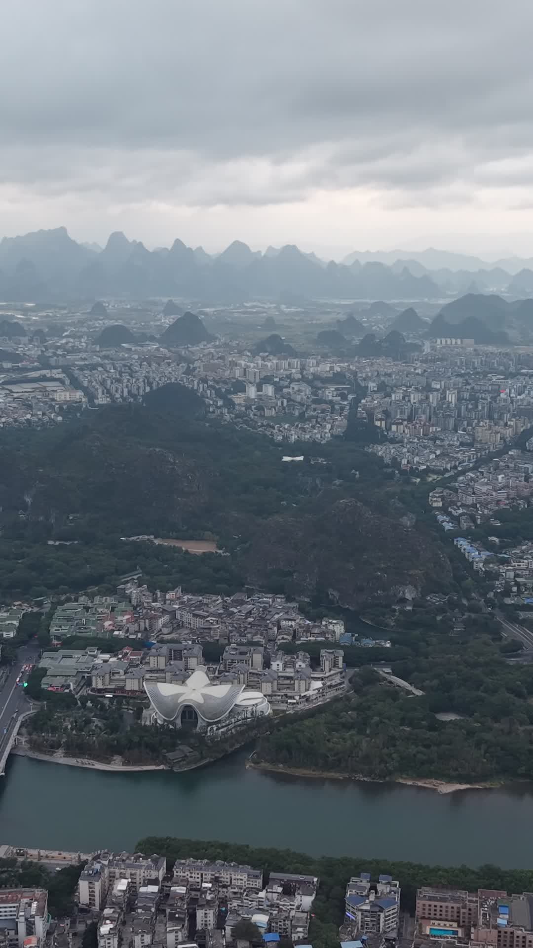 桂林山水与城市的和谐共存