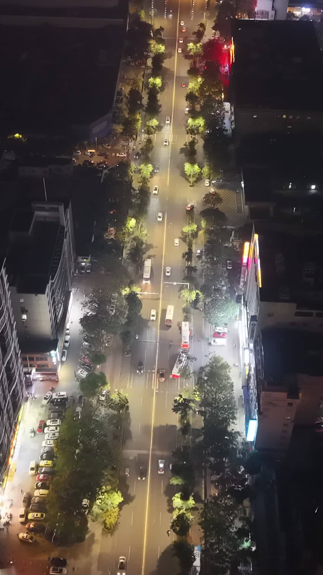 夜幕下的都市繁华