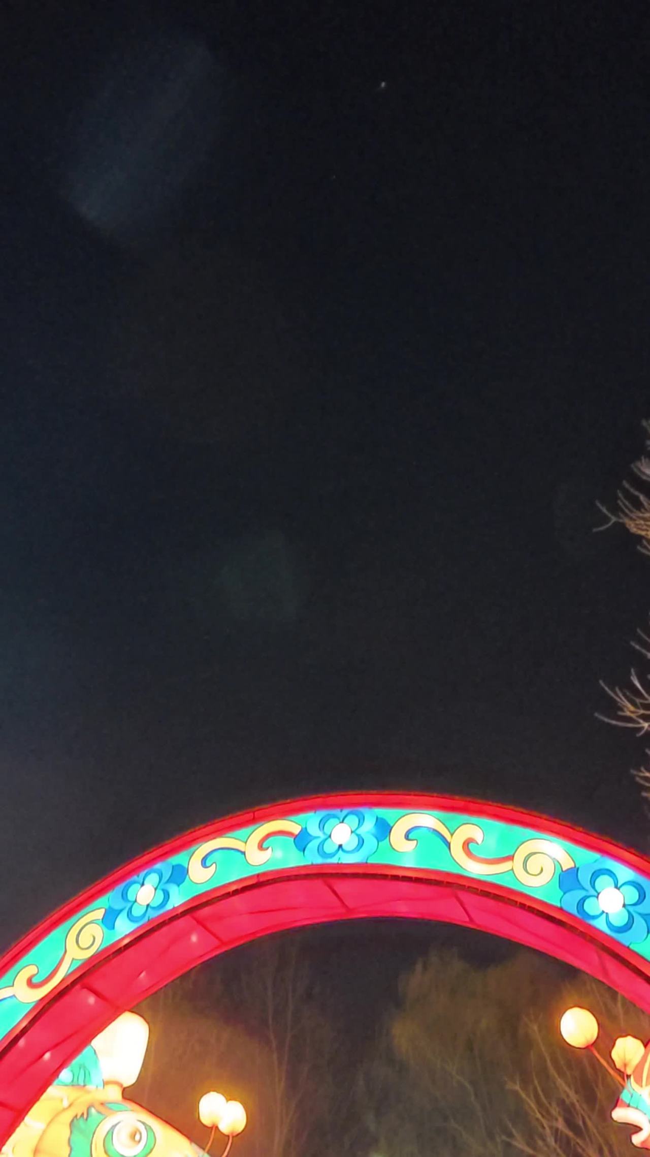 夜幕下的灯笼节