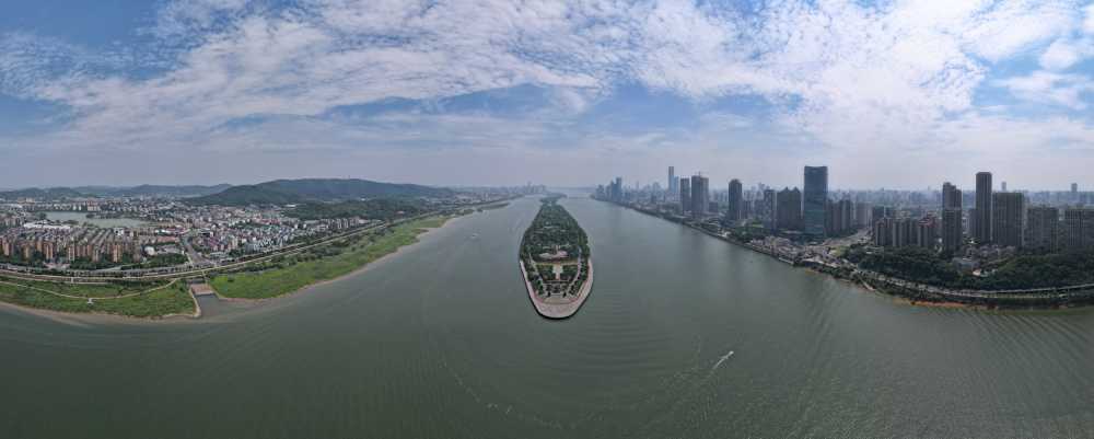 航拍湖南长沙湘江橘子洲全景图