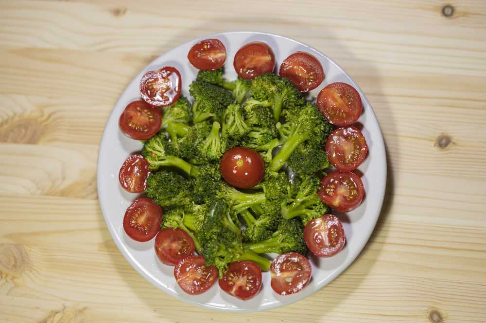 西兰花番茄沙拉健康