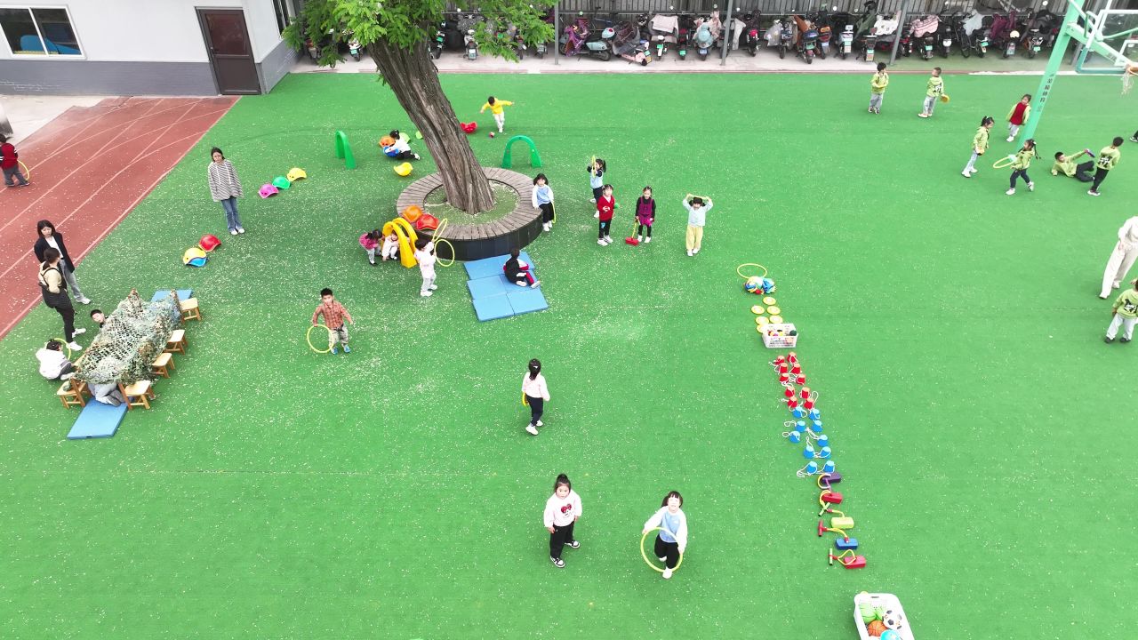 4K航拍幼儿园活动游戏做操