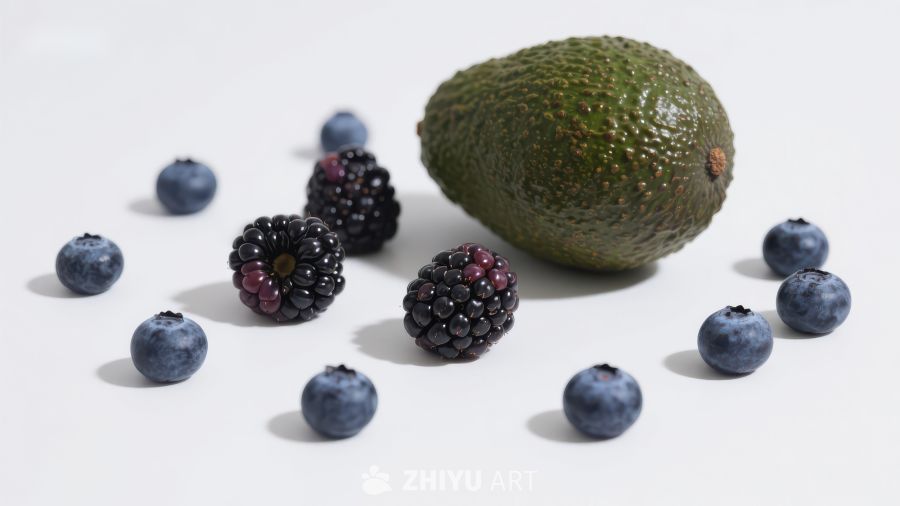 牛油果与浆果的静物组合