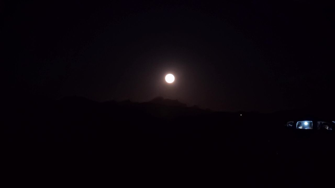 月亮升起