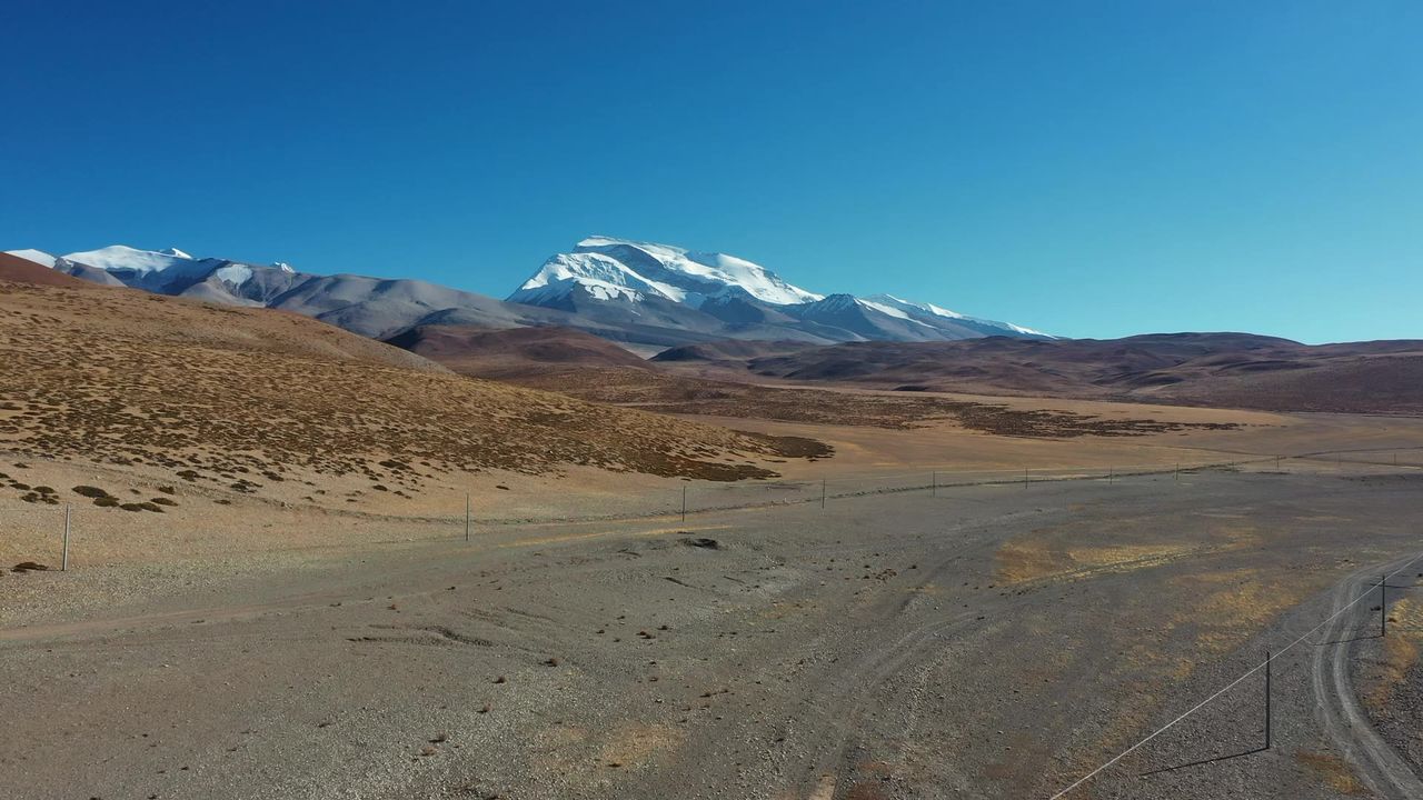 航拍西藏阿里纳木那尼峰