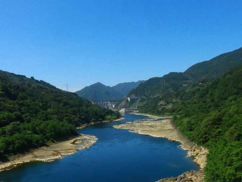 天峨龙滩水电站景观 3