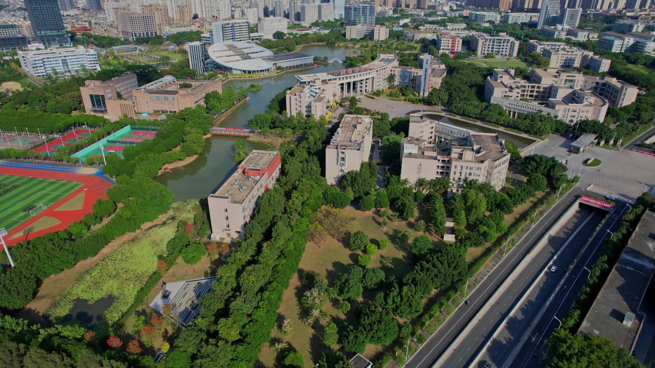 航拍福建医科大学景观
