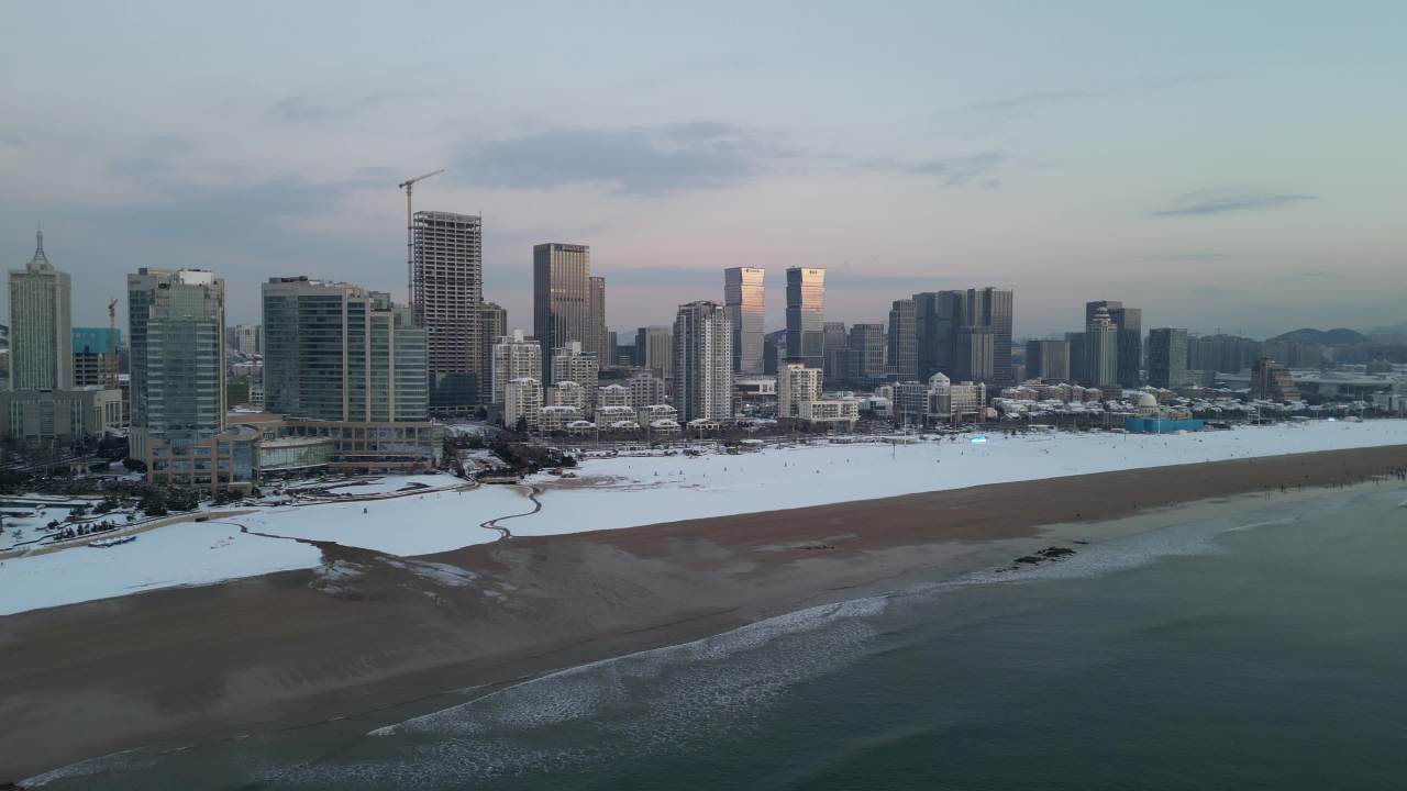 青岛石老人浴场海边雪景航拍 13