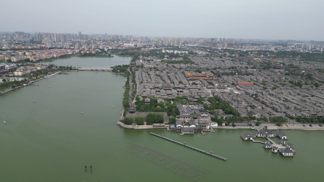 航拍山东聊城东昌湖景区