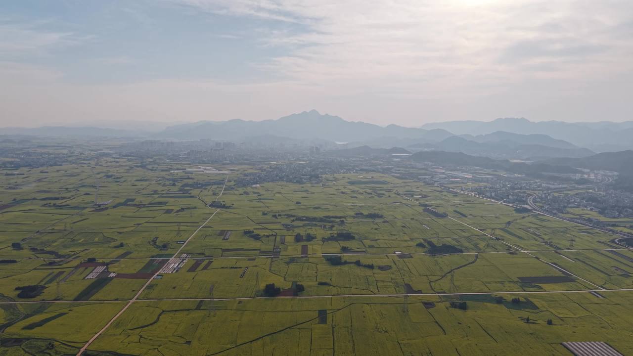 田园风光与城市交界
