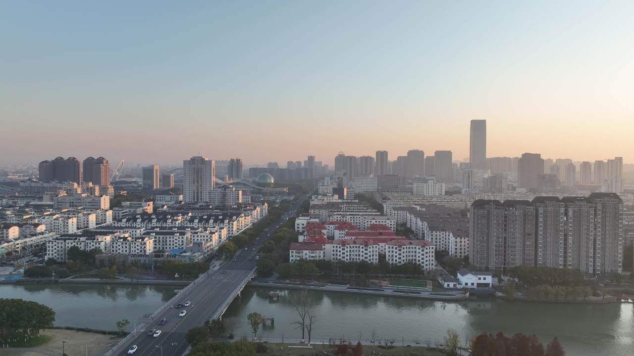 4K航拍昆山城市冬日日落风光建筑大景 2