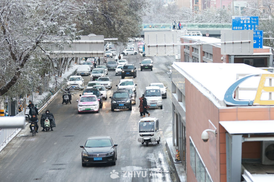 兰州市迎来2025年入冬首场降雪 7