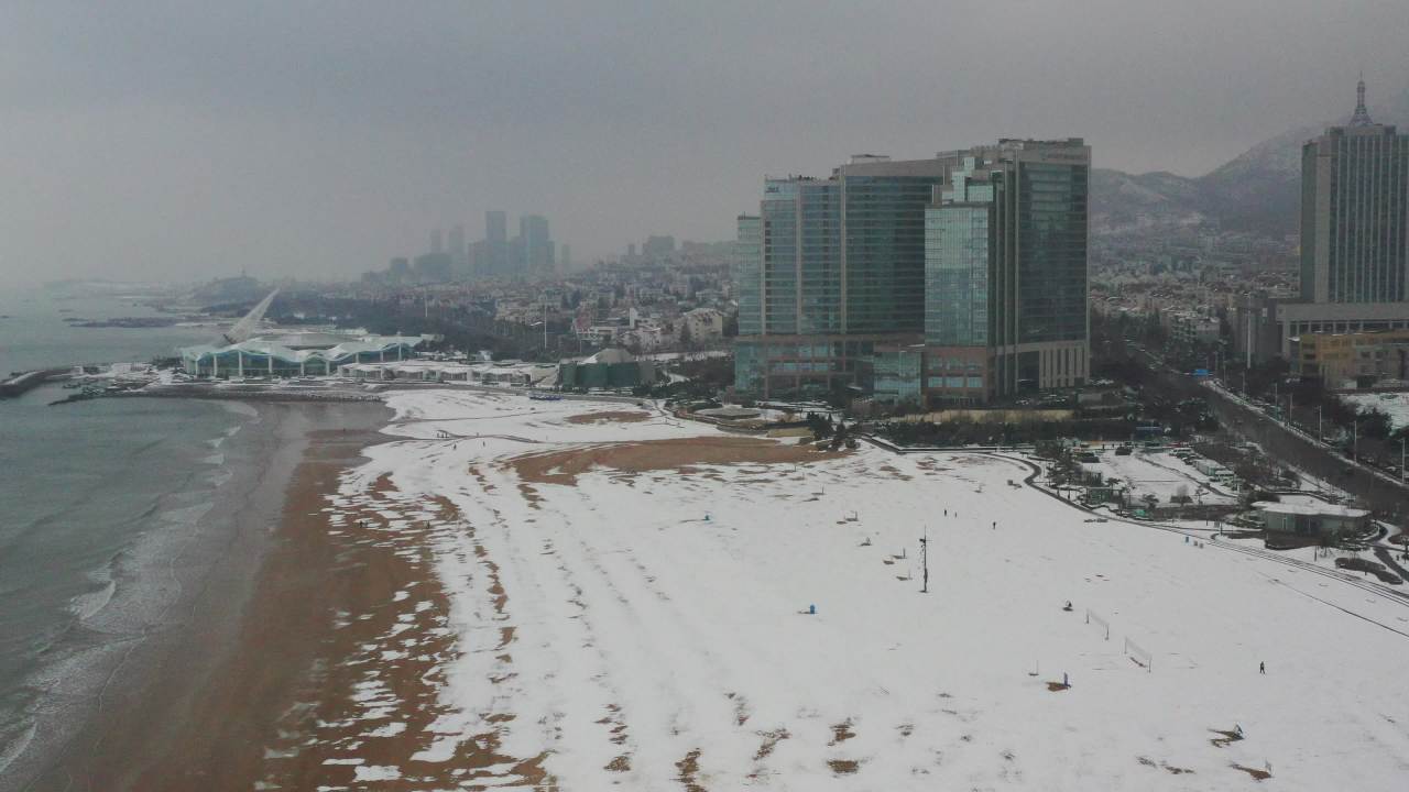 青岛石老人浴场海边雪景航拍 2