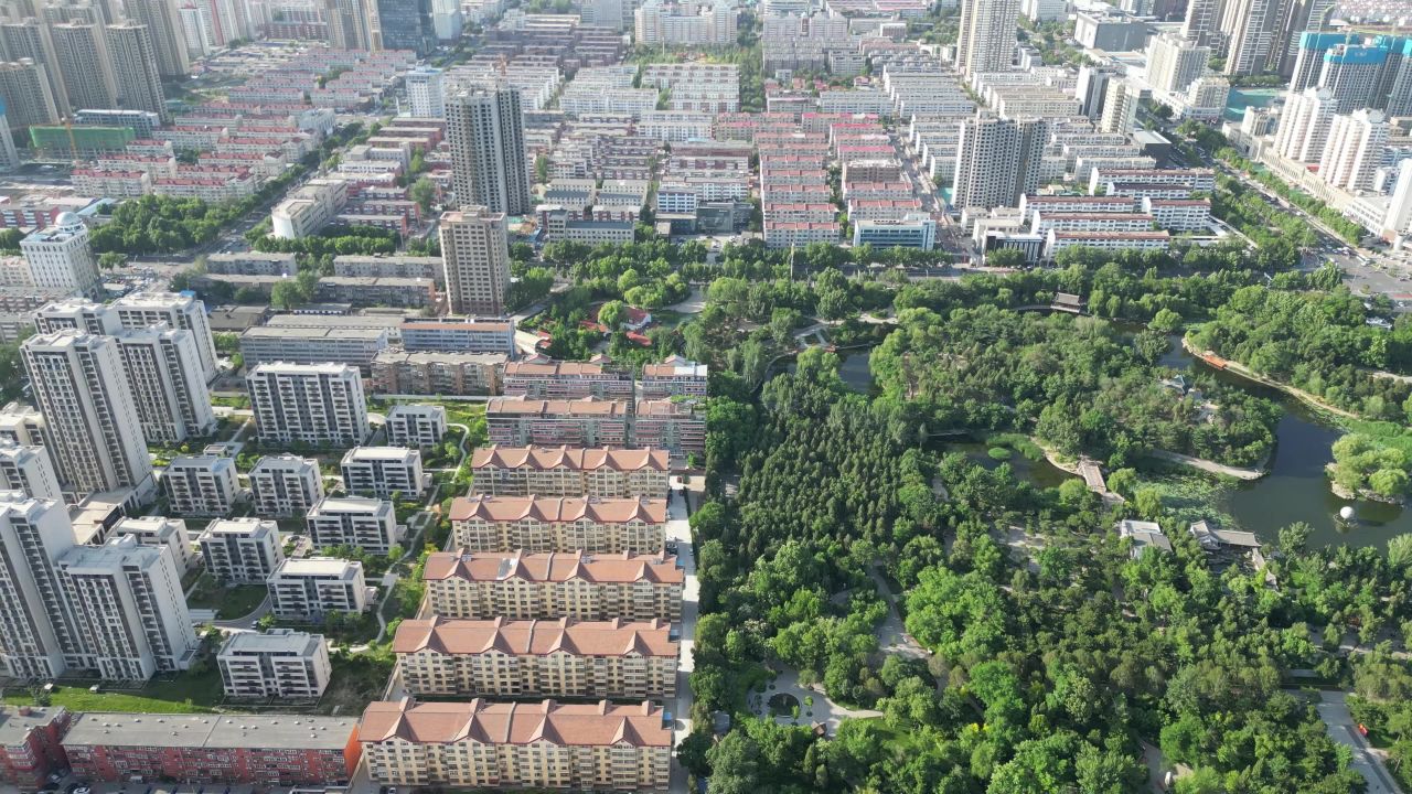  航拍河北保定竞秀公园
