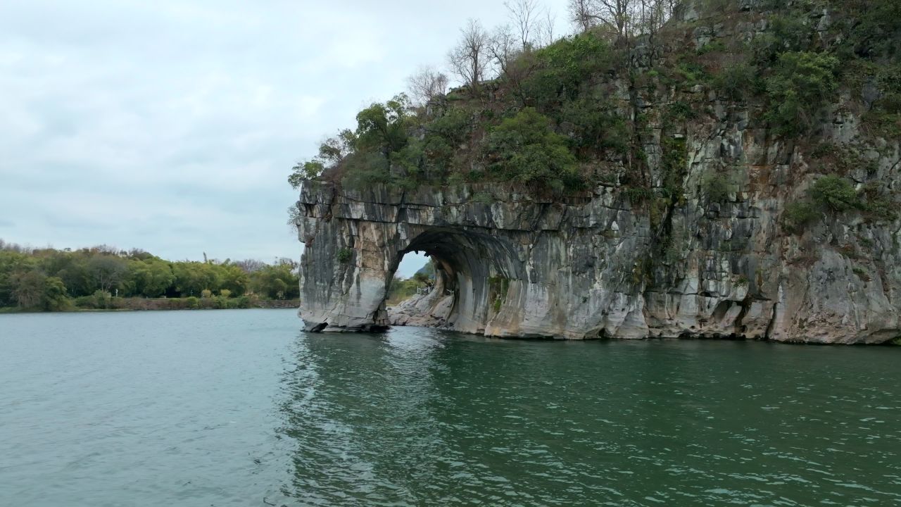 广西桂林象山航拍视频